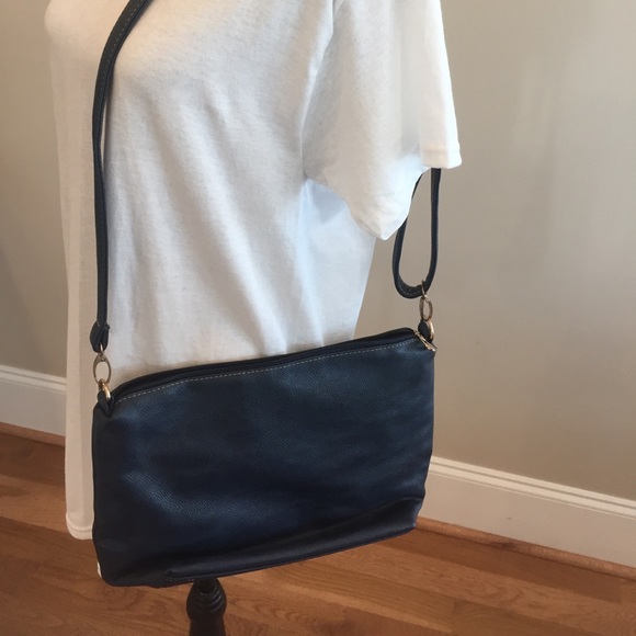 SOLD/NOTFORSALE Navy briefcase/purse/wallet set faux leather - Picture 2 of 16